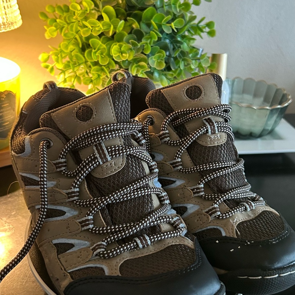 Merrell Brown and Tan Sneakers - Picture 2 of 7